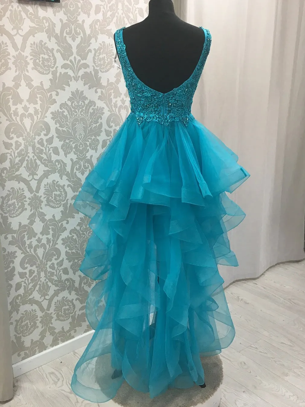 Charming Tulle V-neck Neckline Hi-lo Length A-line Prom Dresses With Beaded Appliques PD150